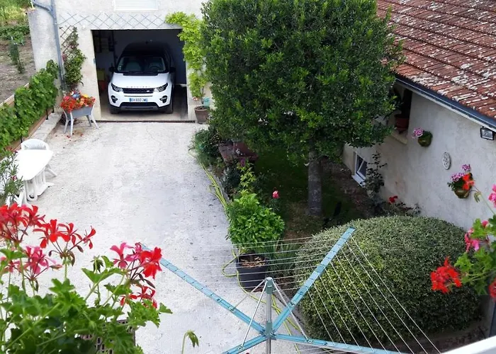 Holiday home Le Logis Du Vendangeur Champillon