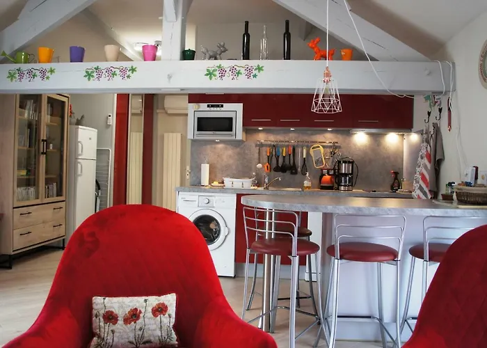 Holiday home Le Logis Du Vendangeur Champillon